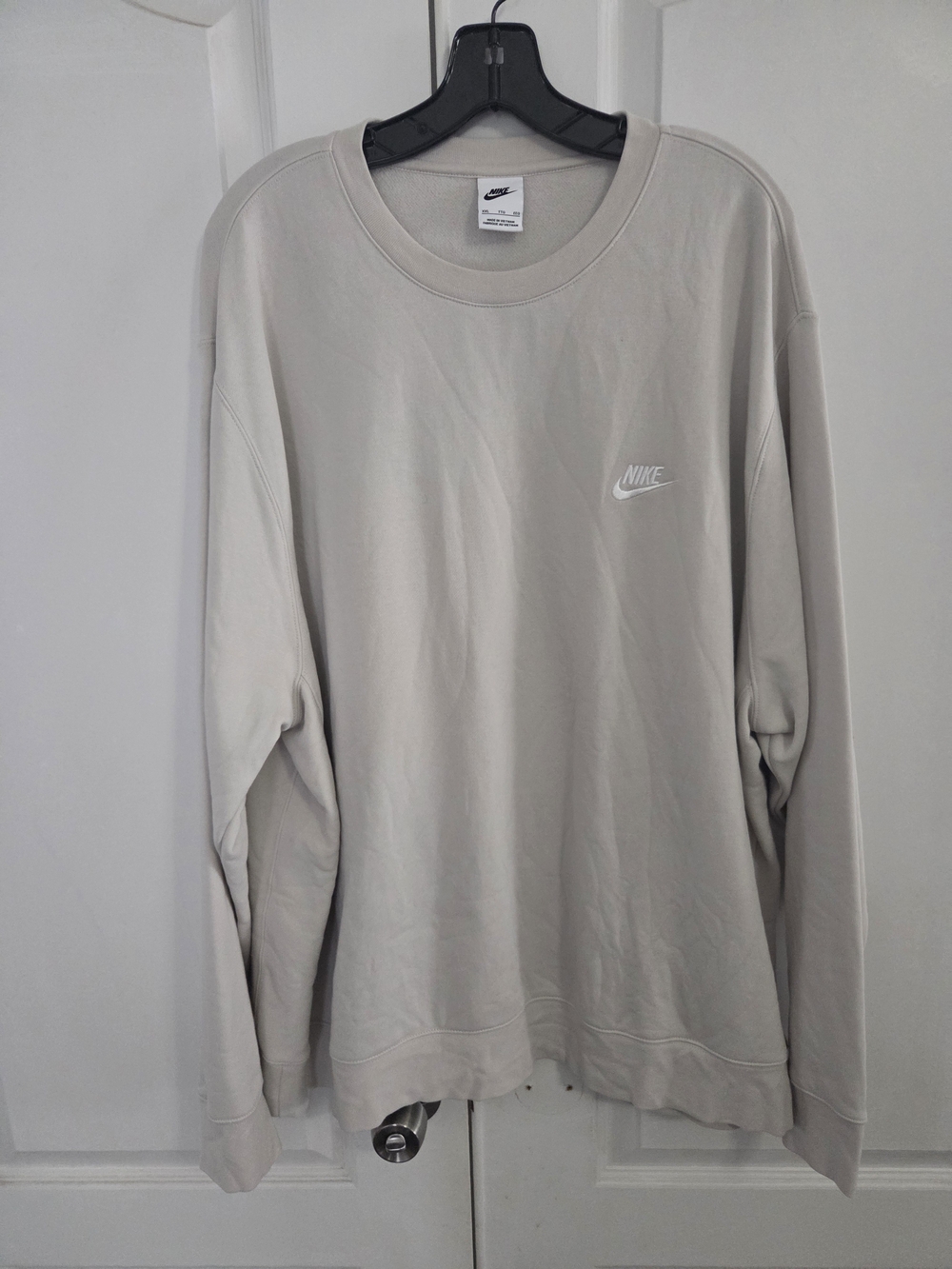 Nike Men's Crew Sweatshirt in Light Beige